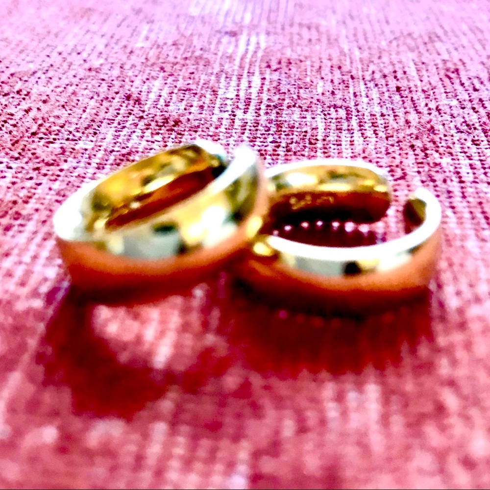 Napier vintage 80s gold hoop clip earrings.